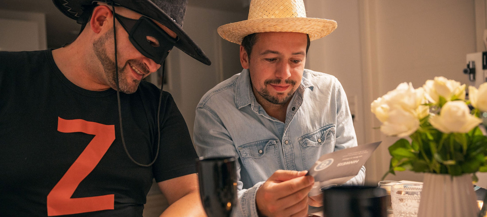 Welche Fragen stelle ich beim Krimidinner? | Tipps & Beispiele